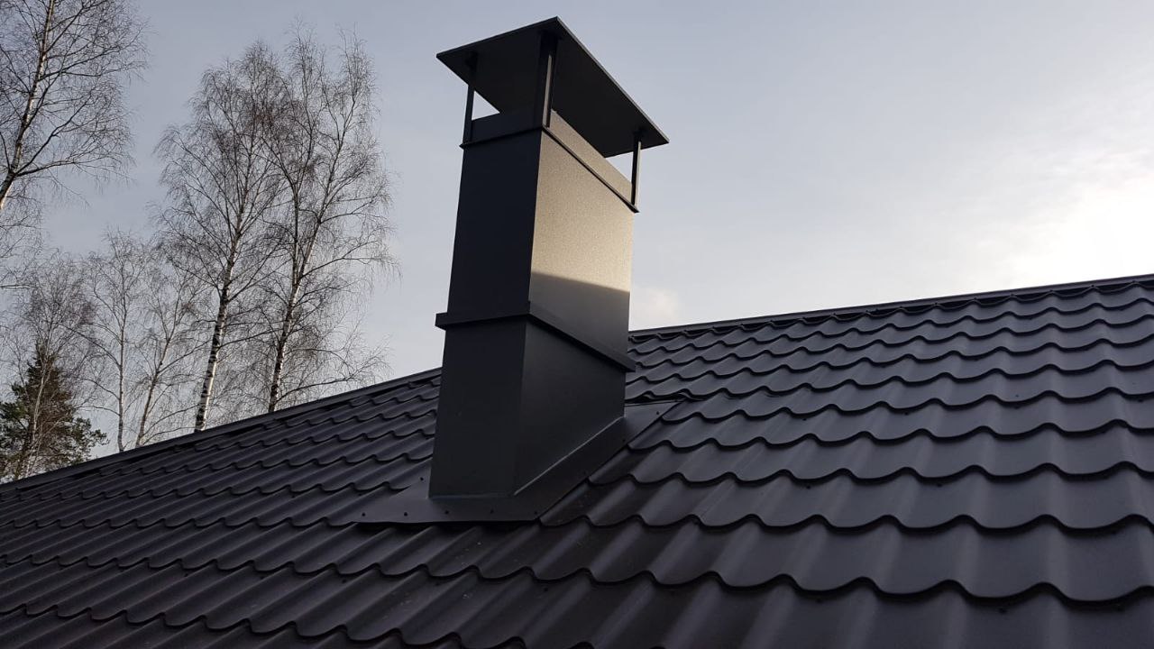 kaetud metallist katusekividega